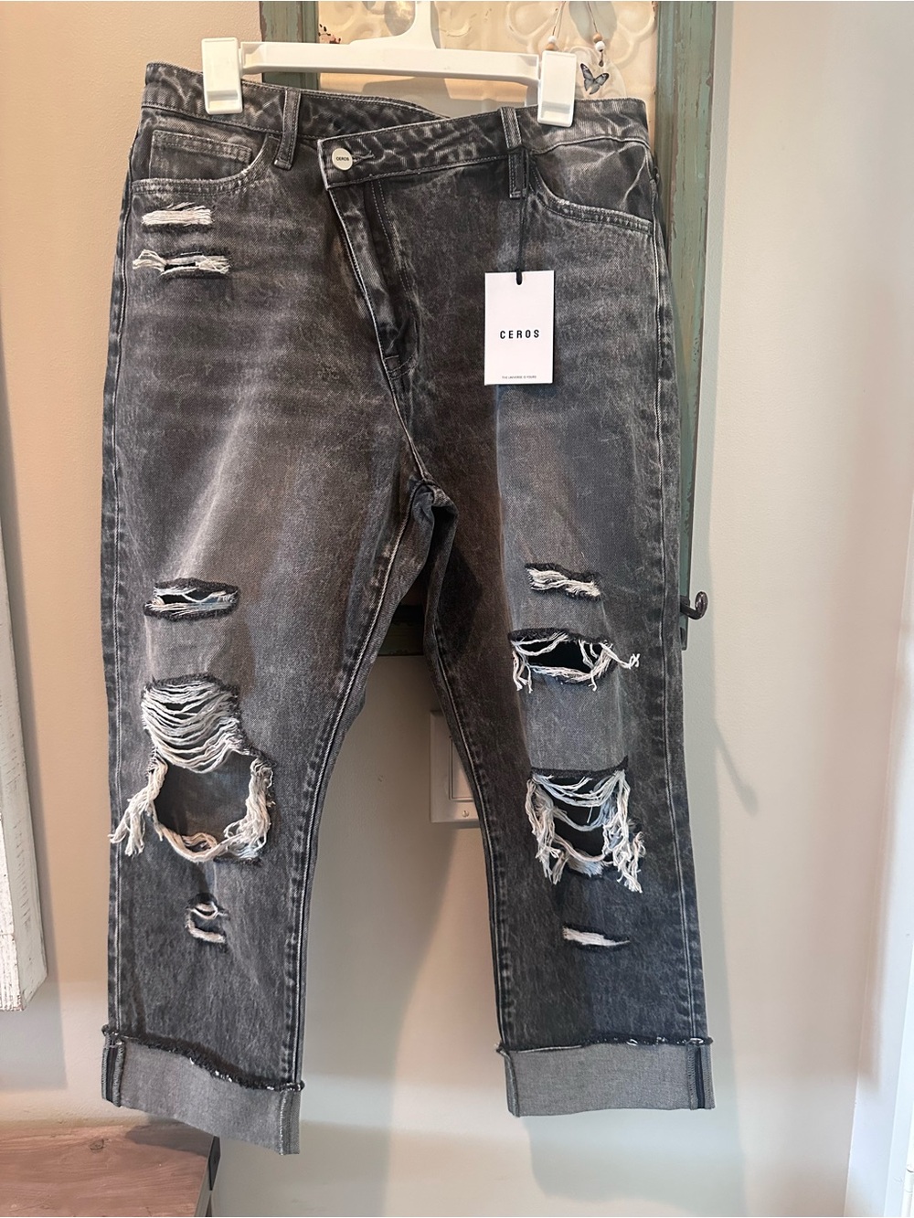 NWT CEROS Super High Rise Ankle Straight Distressed Gray Wash Jeans Size 30